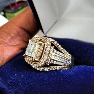 🔥SOLD🔥10KT SOLID GOLD DIAMOND RING